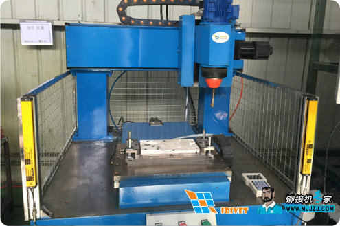 數(shù)控鉚接機數(shù)控旋鉚機